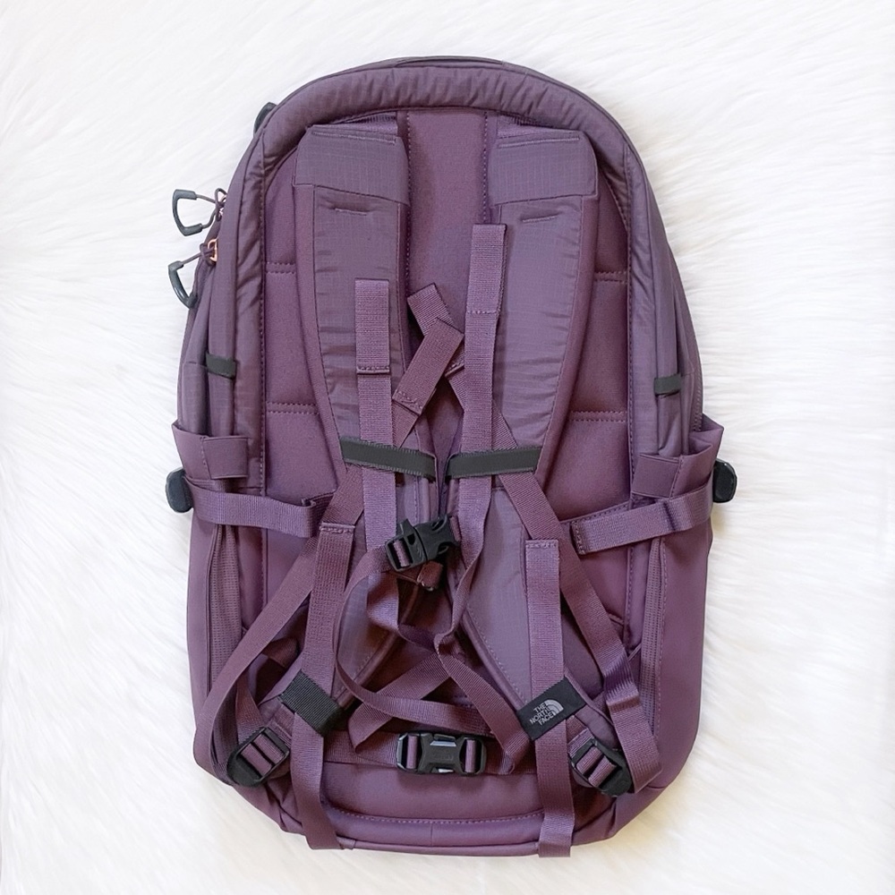 The North Face Women’s Recon Luxe 30 Liter Backpack - Picture 4 of 10